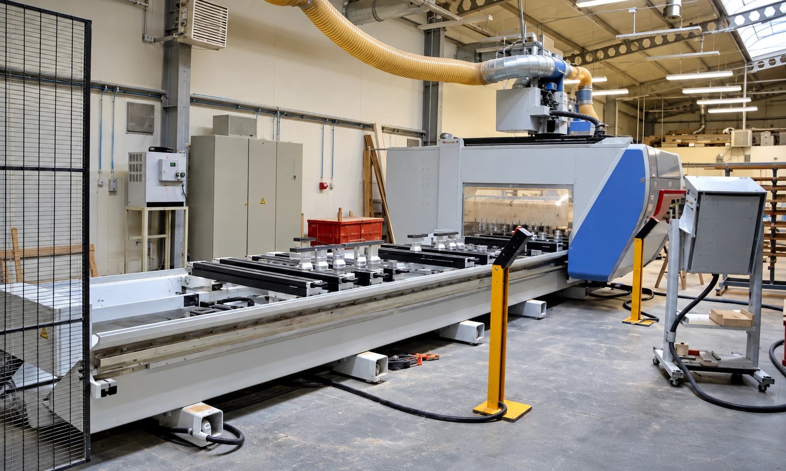 CNC-Bearbeitungszentrum in der Produktionshalle von Royal Treppen